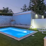 Villa Koreble In Disco